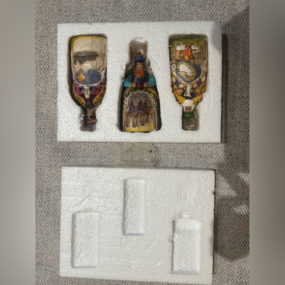 Jim Shore 2004 Heartwood Creek Set of 3 Wisemen Hanging Ornaments - Picture 3 of 16